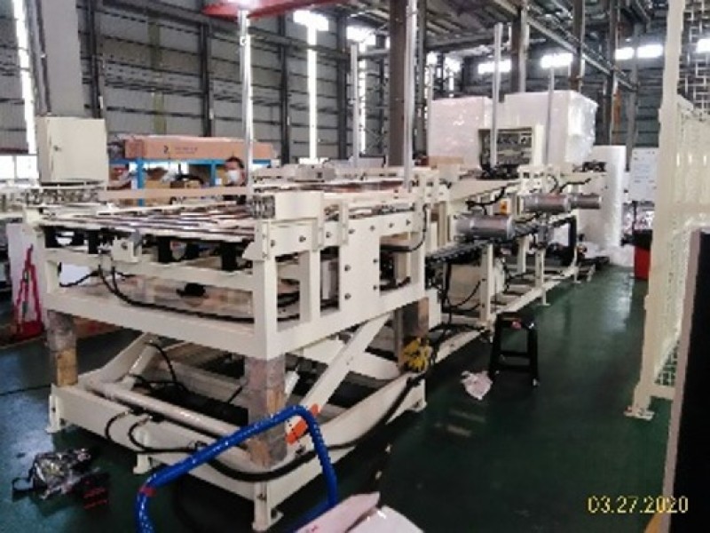 Semiconductor chemical tank conveying equipment