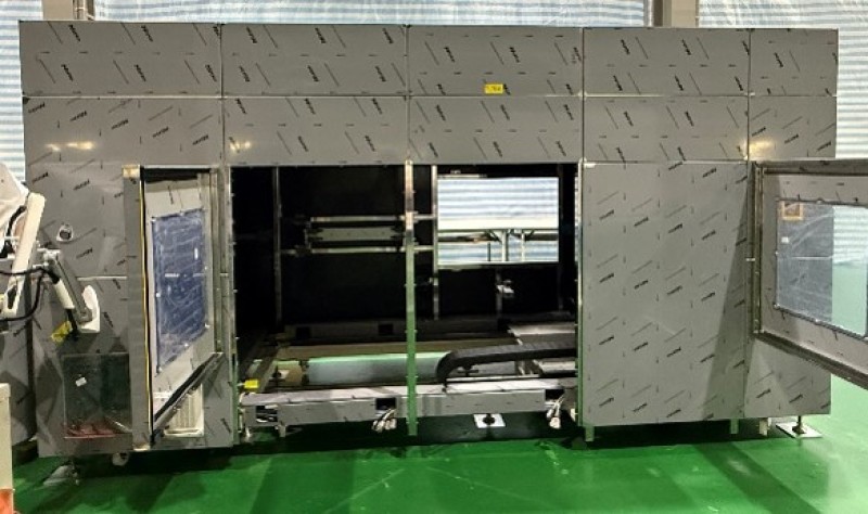 Semiconductor FOUP handling